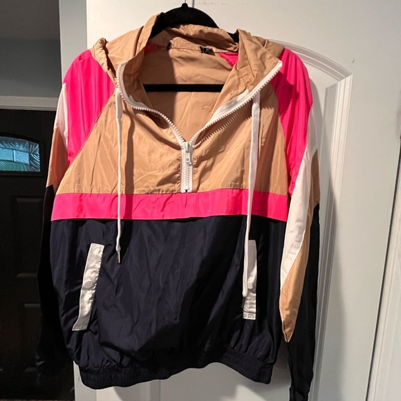 Windbreaker - Large - Picture 1 of 6